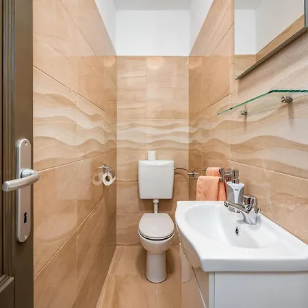 In With Stunning Sea View Апартаменты