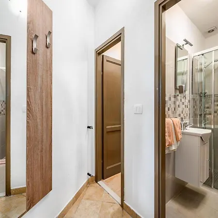 Апартаменты In With Stunning Sea View *