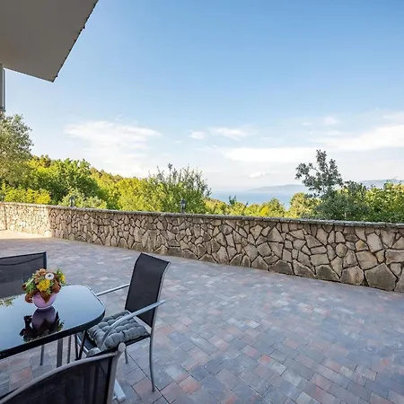 In With Stunning Sea View *